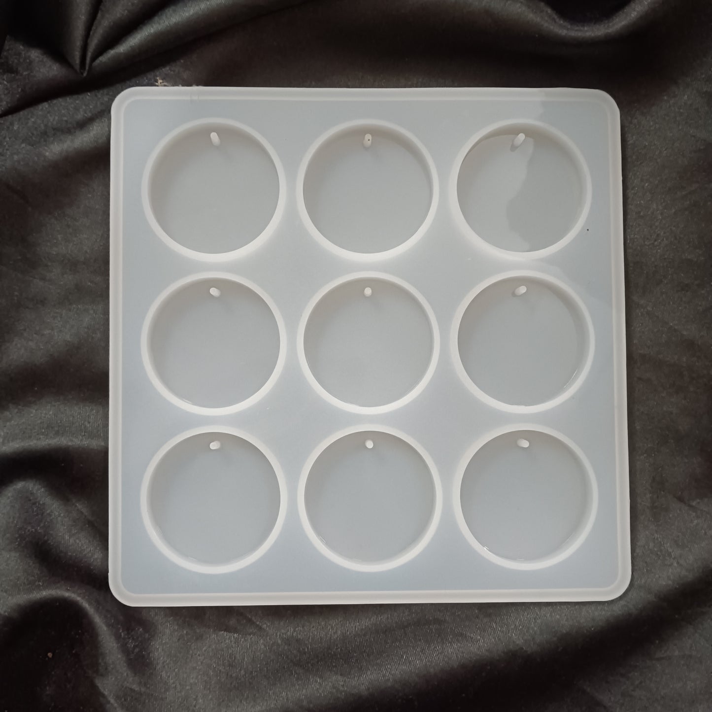 Round keychain mold