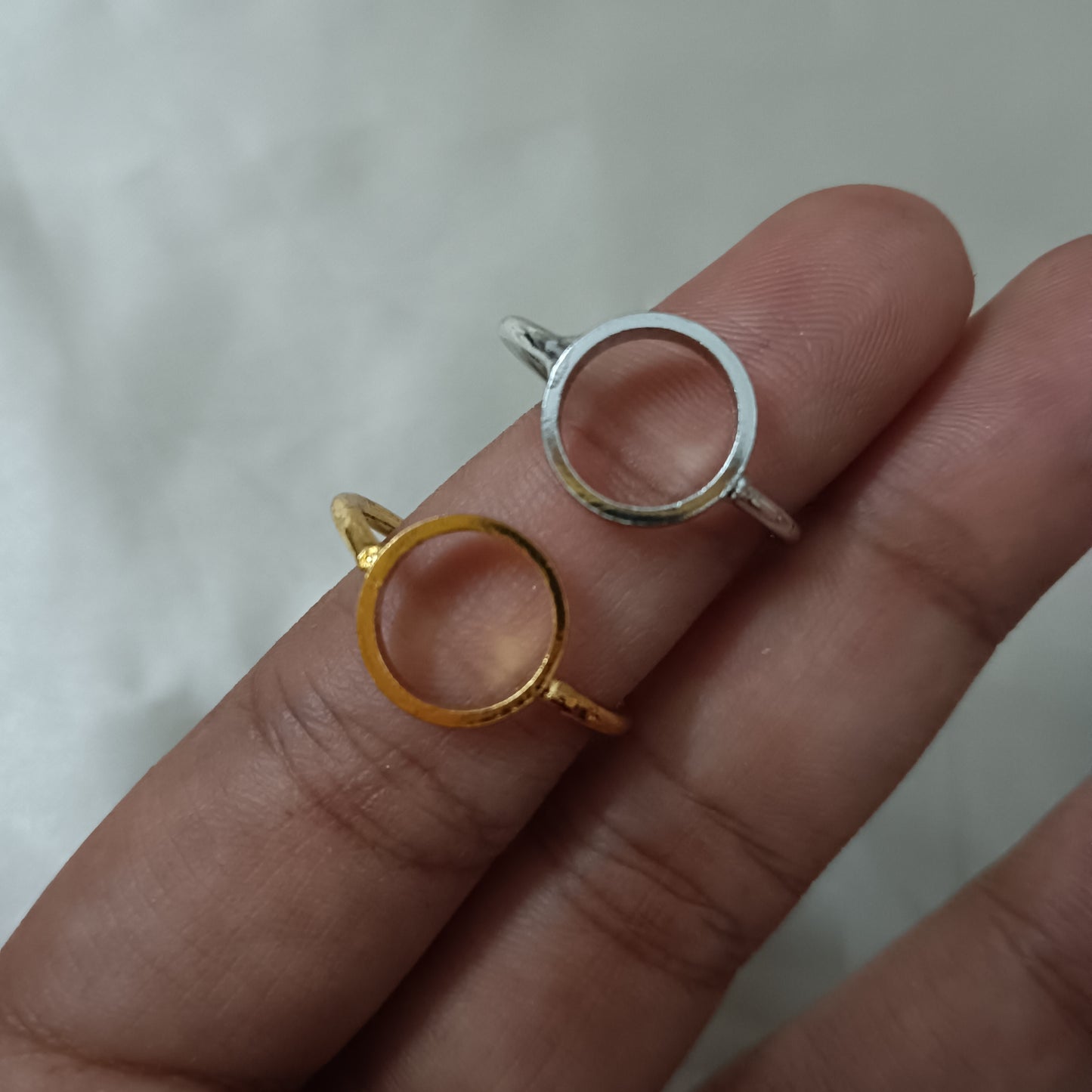 Round hollow ring
