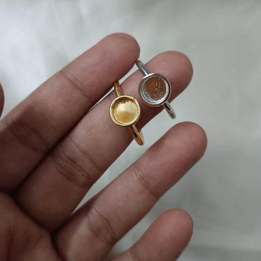 Round ring with base