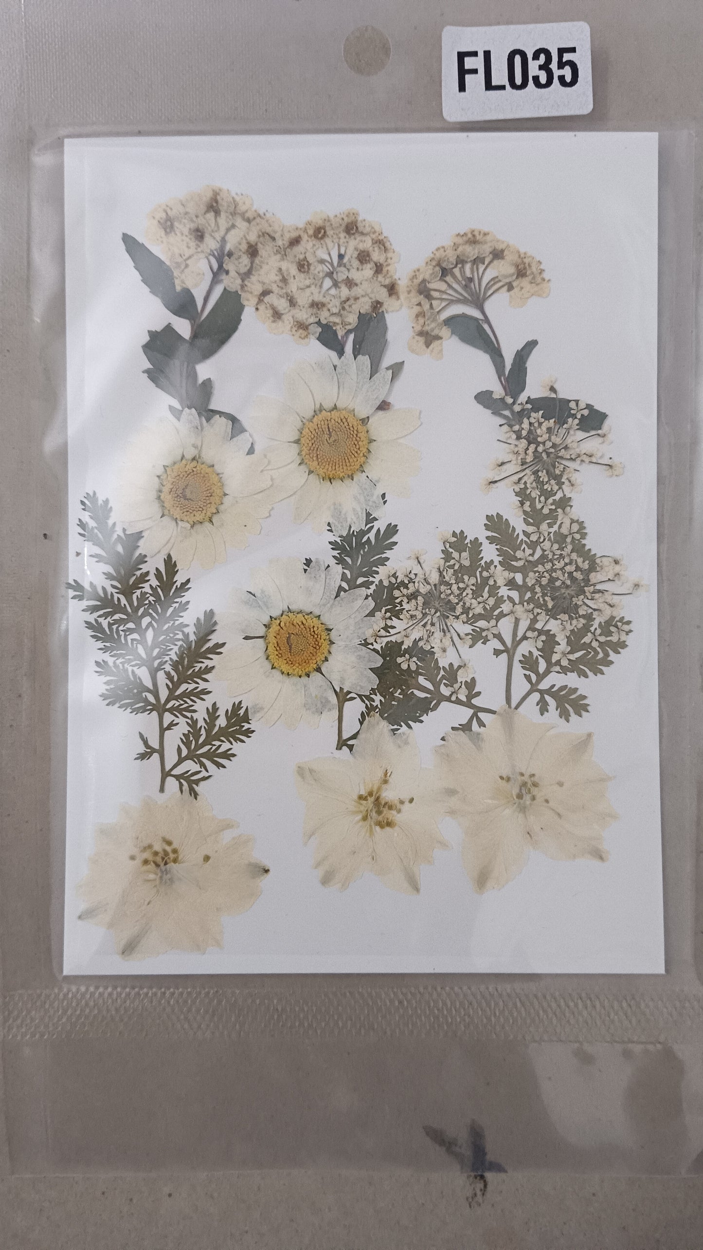 White flower pack
