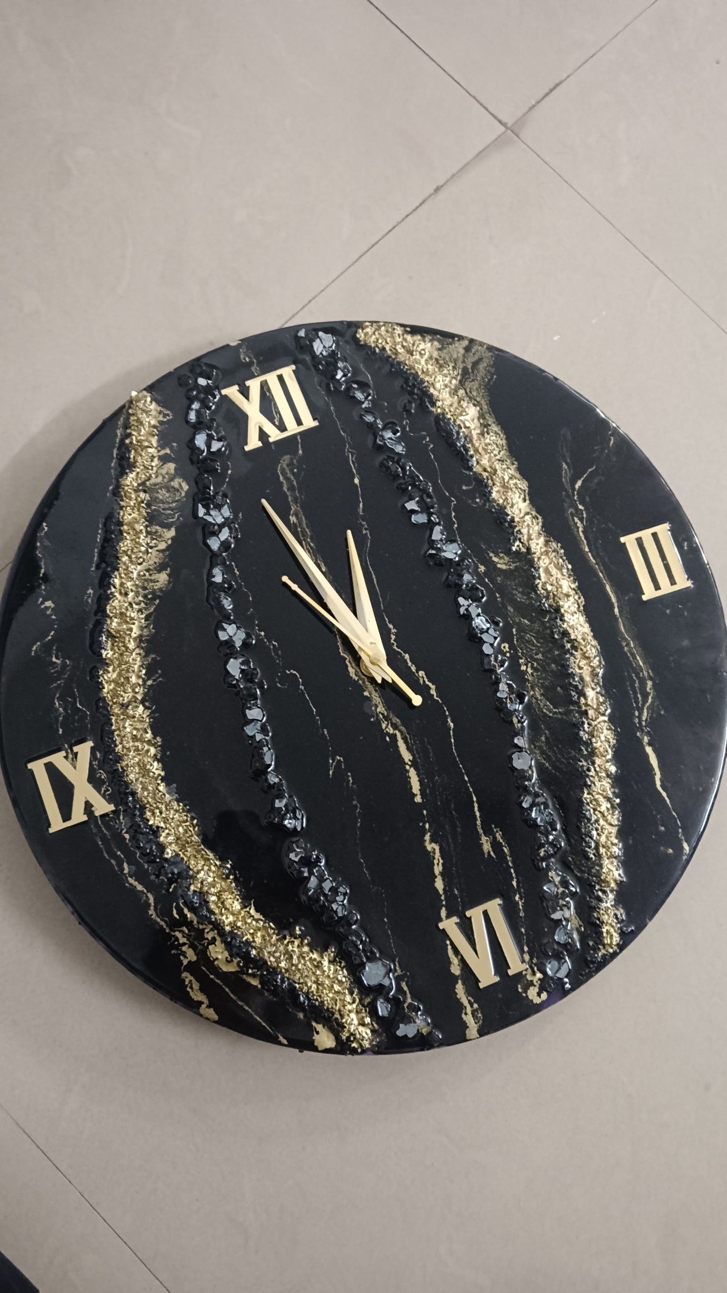 Black and gold in 16"
