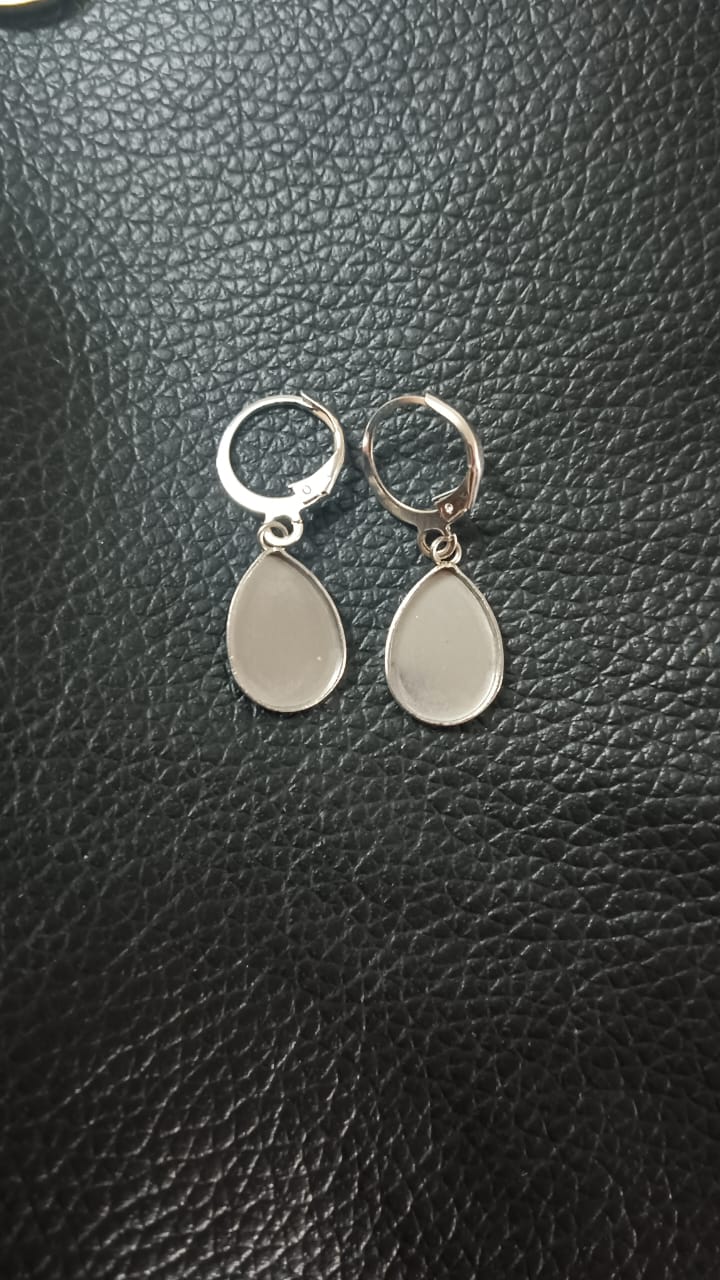 Drop earrings