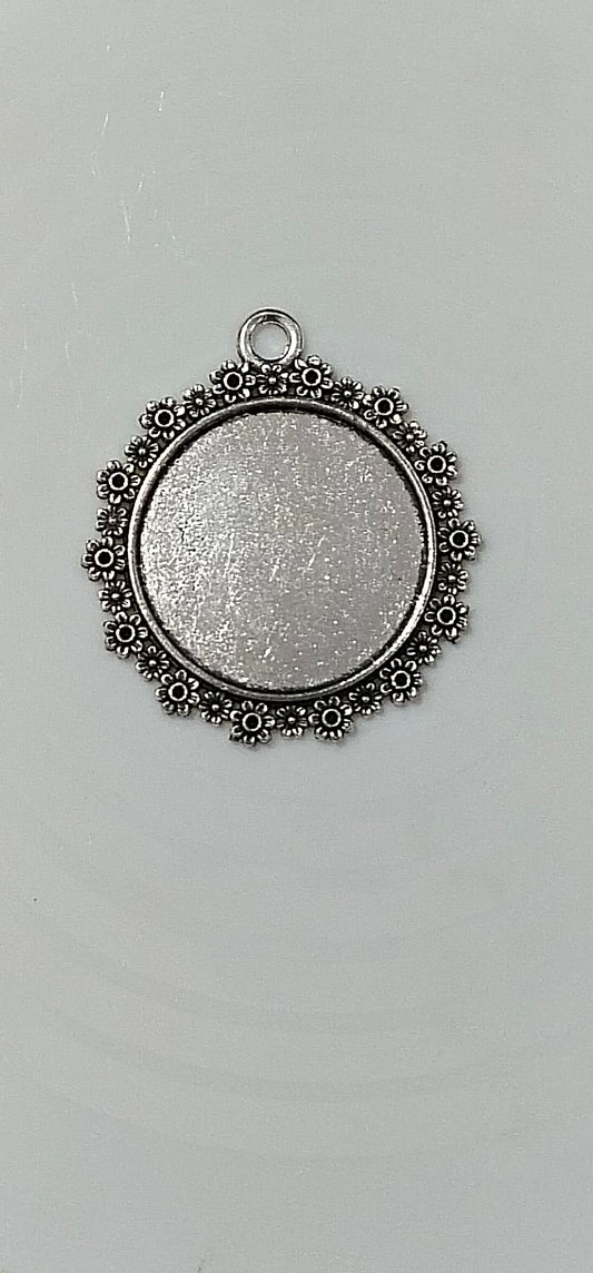 Silver Antique pendant 4