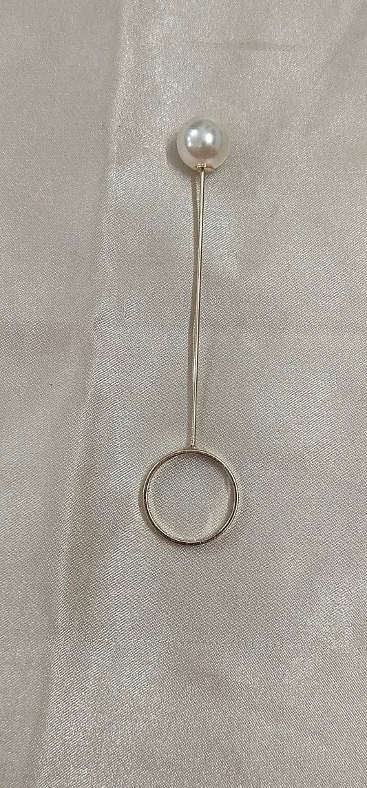 Golden brooch 1