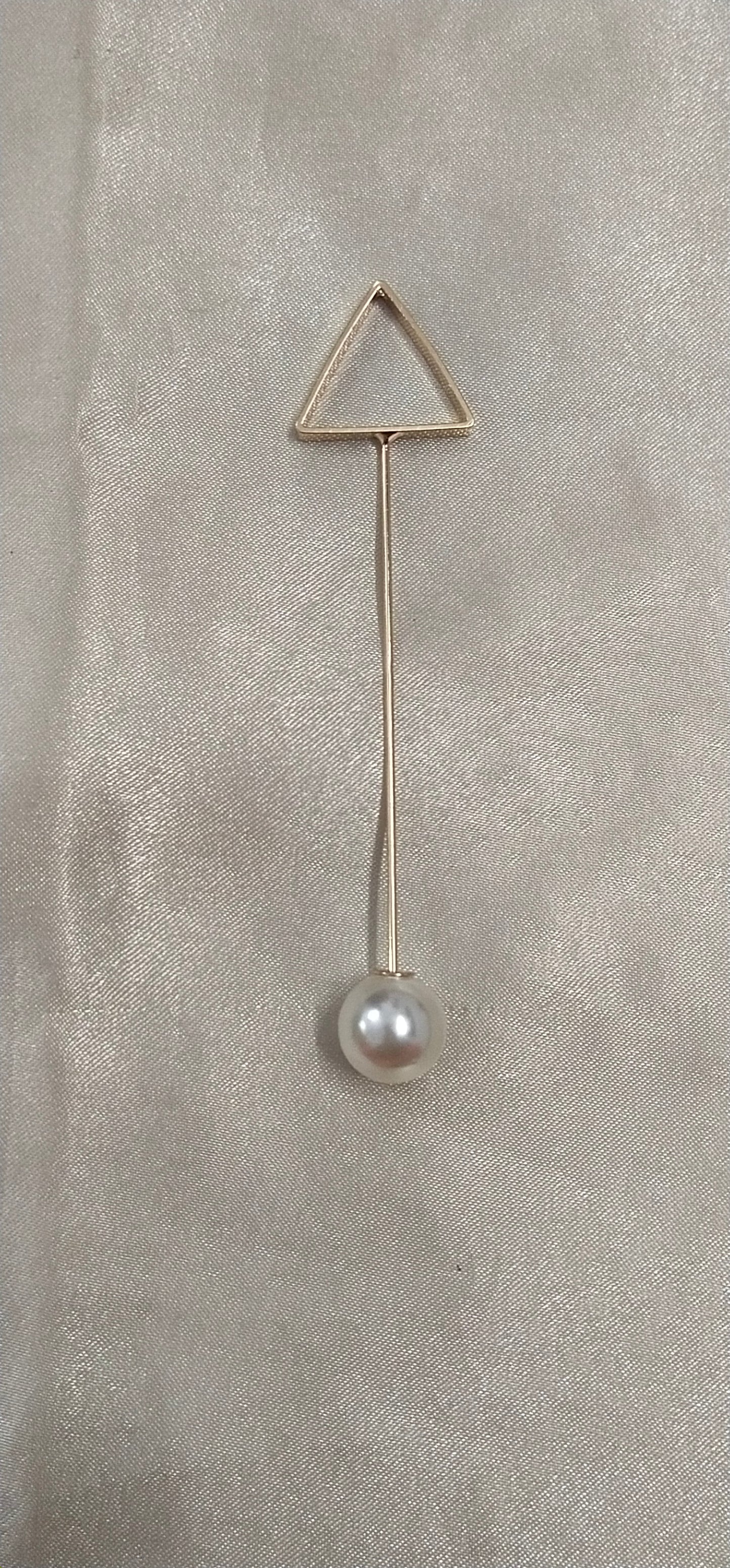 Golden brooch 5