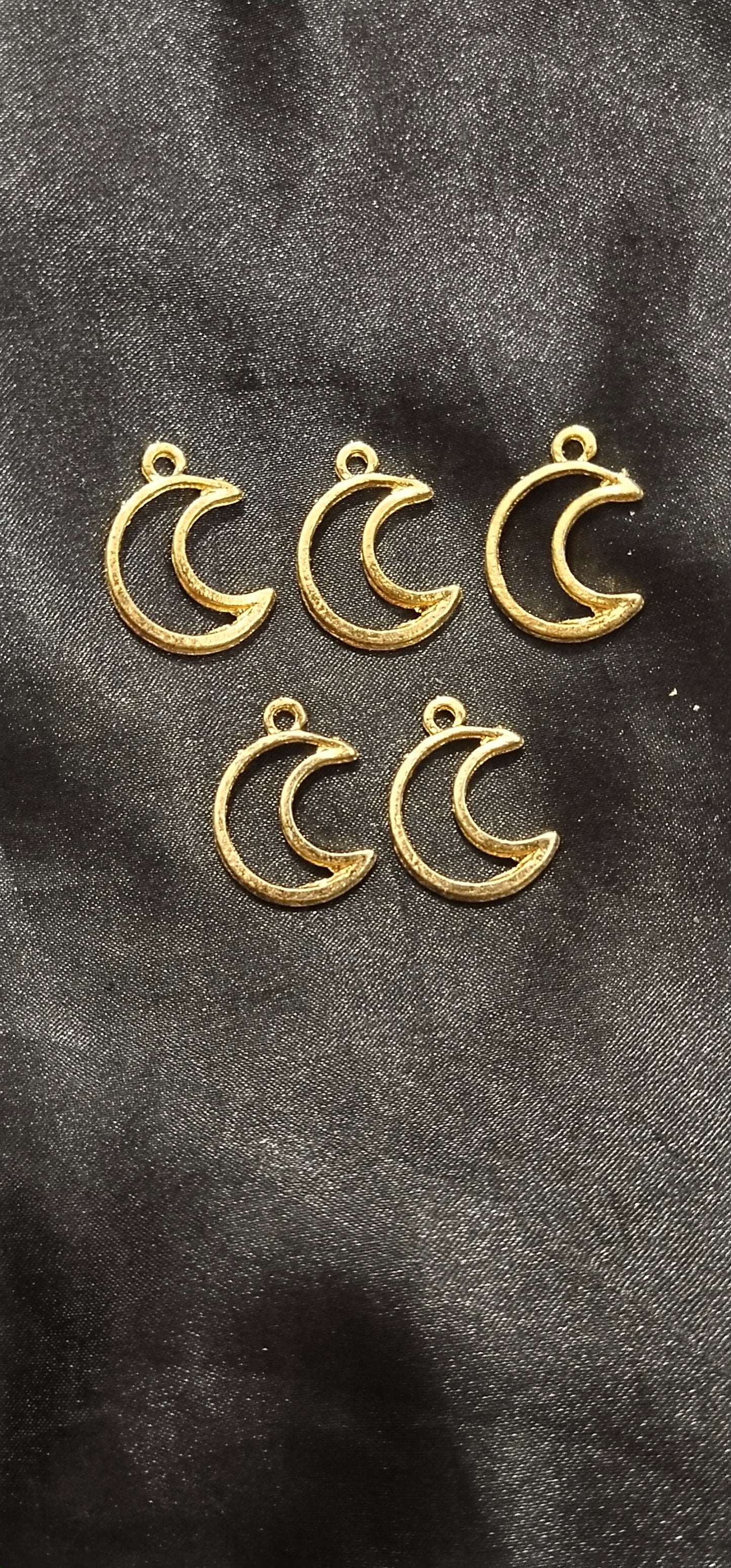 Golden moon pendant pack of 5