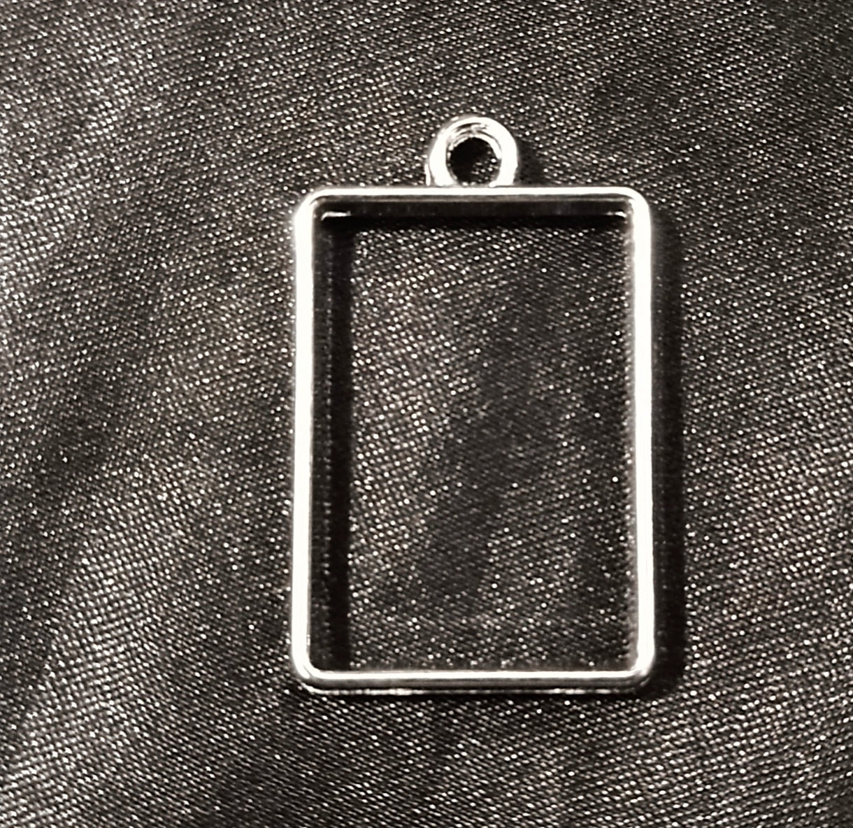 Square pendant pack of 1