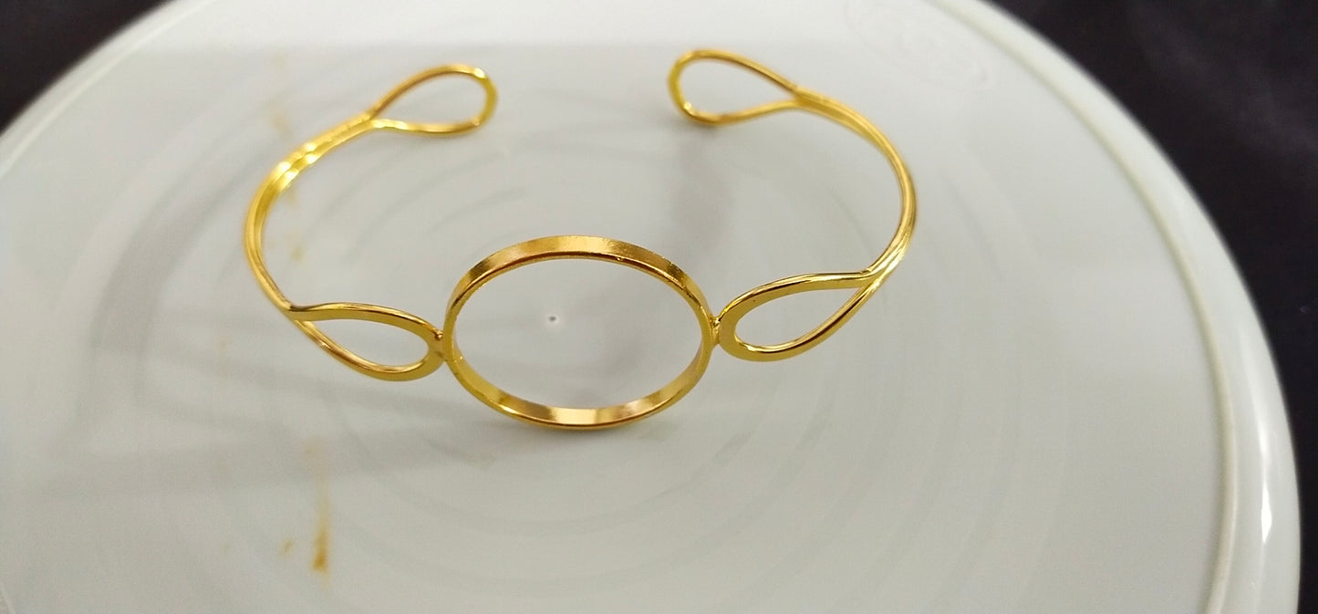 golden round bracelet 5