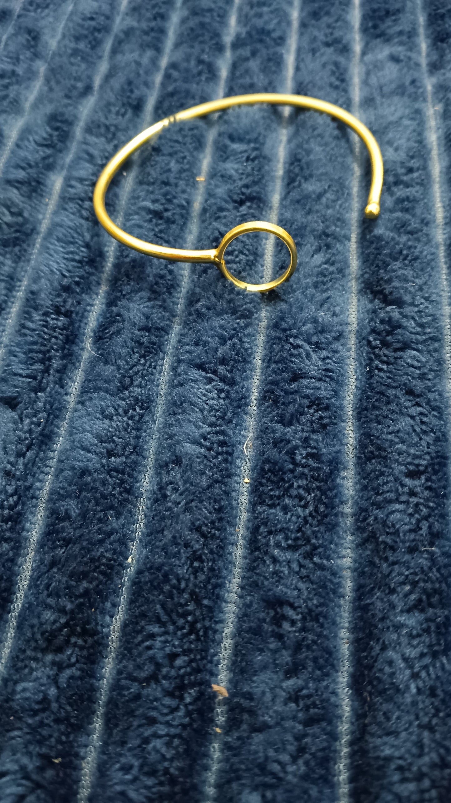 Golden Single bracelet bangle