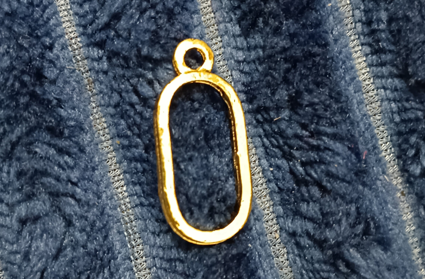 Mini Golden pack of 1 pendent 4