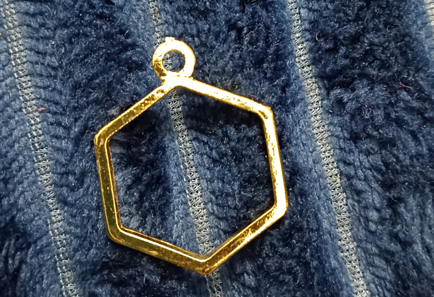 Mini Golden pack of 1 pendent 2