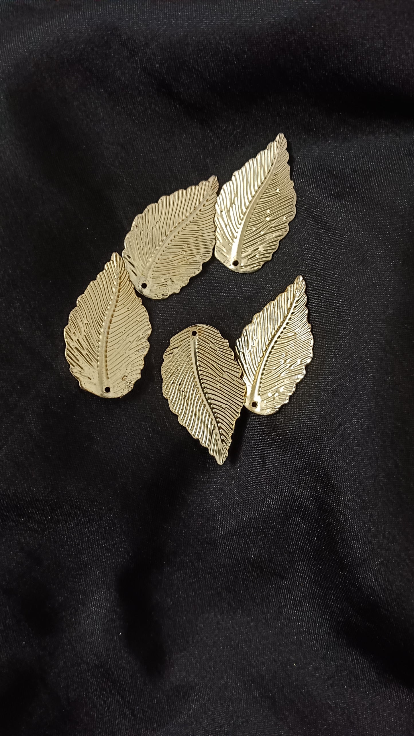Golden leaf Charms pack of 5