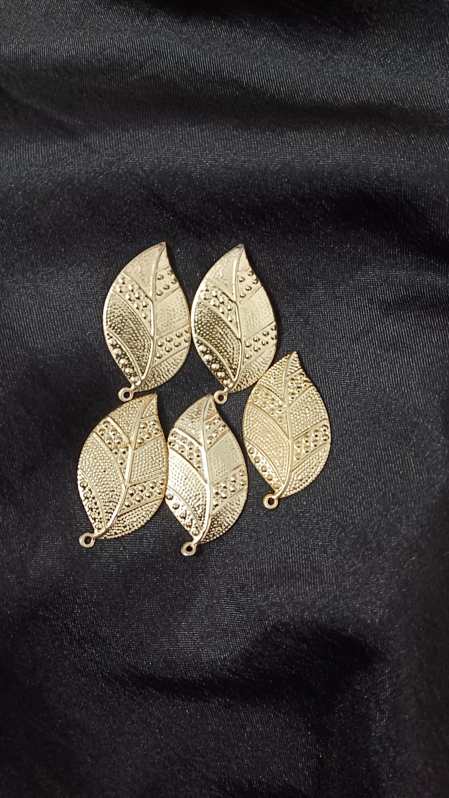 Golden leaf Charms pack of 5
