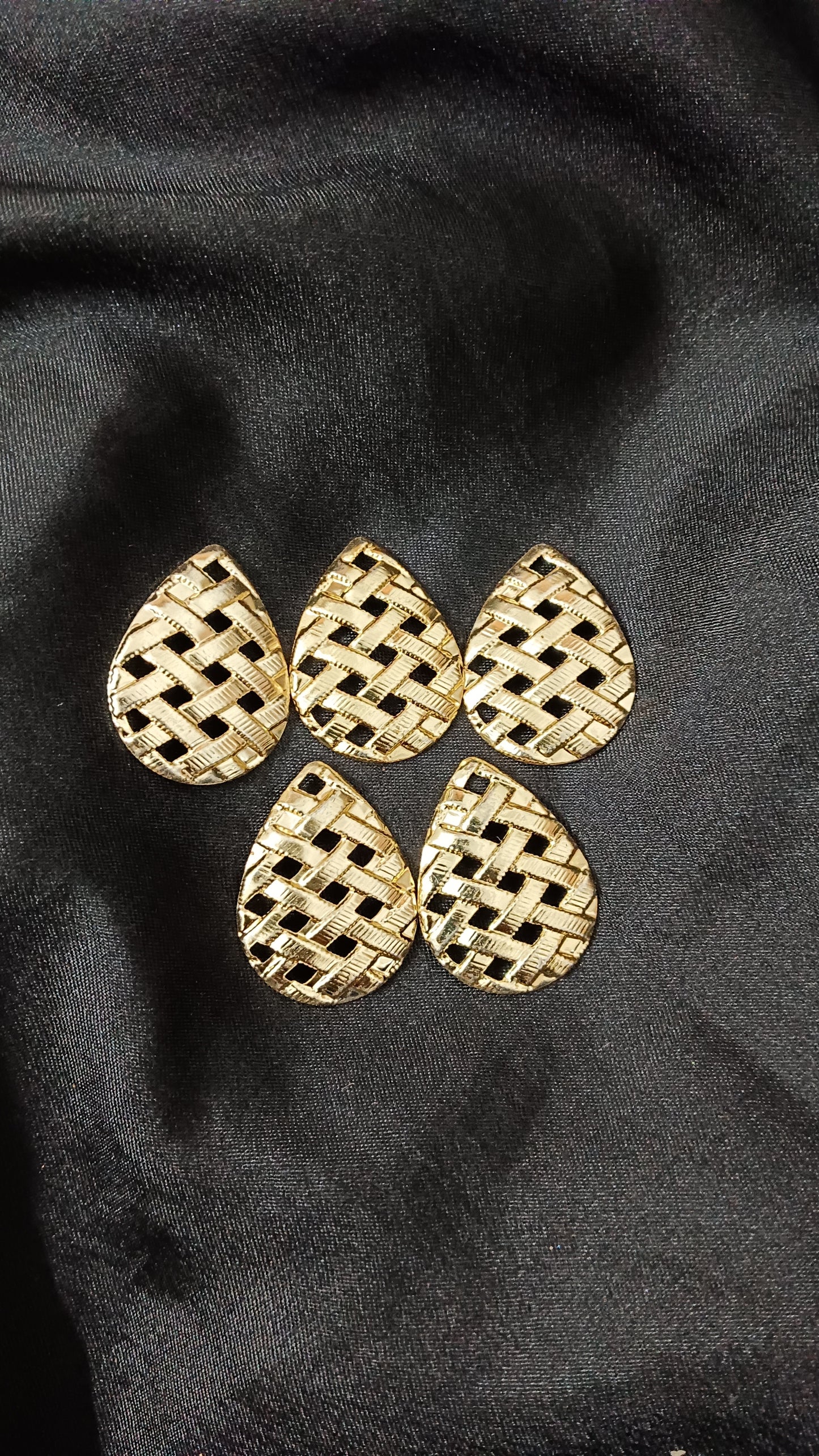 Golden leaf Charms pack of 5