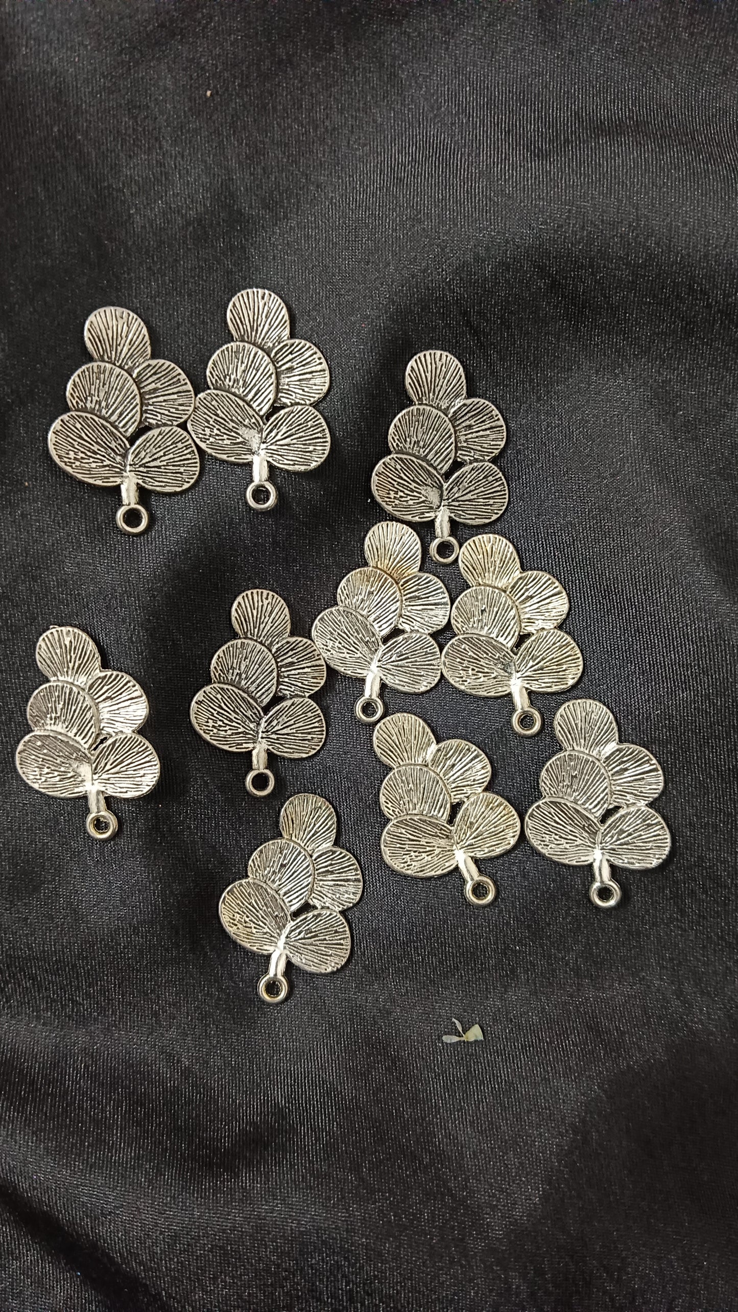 Silver leaf Charms pack of 10