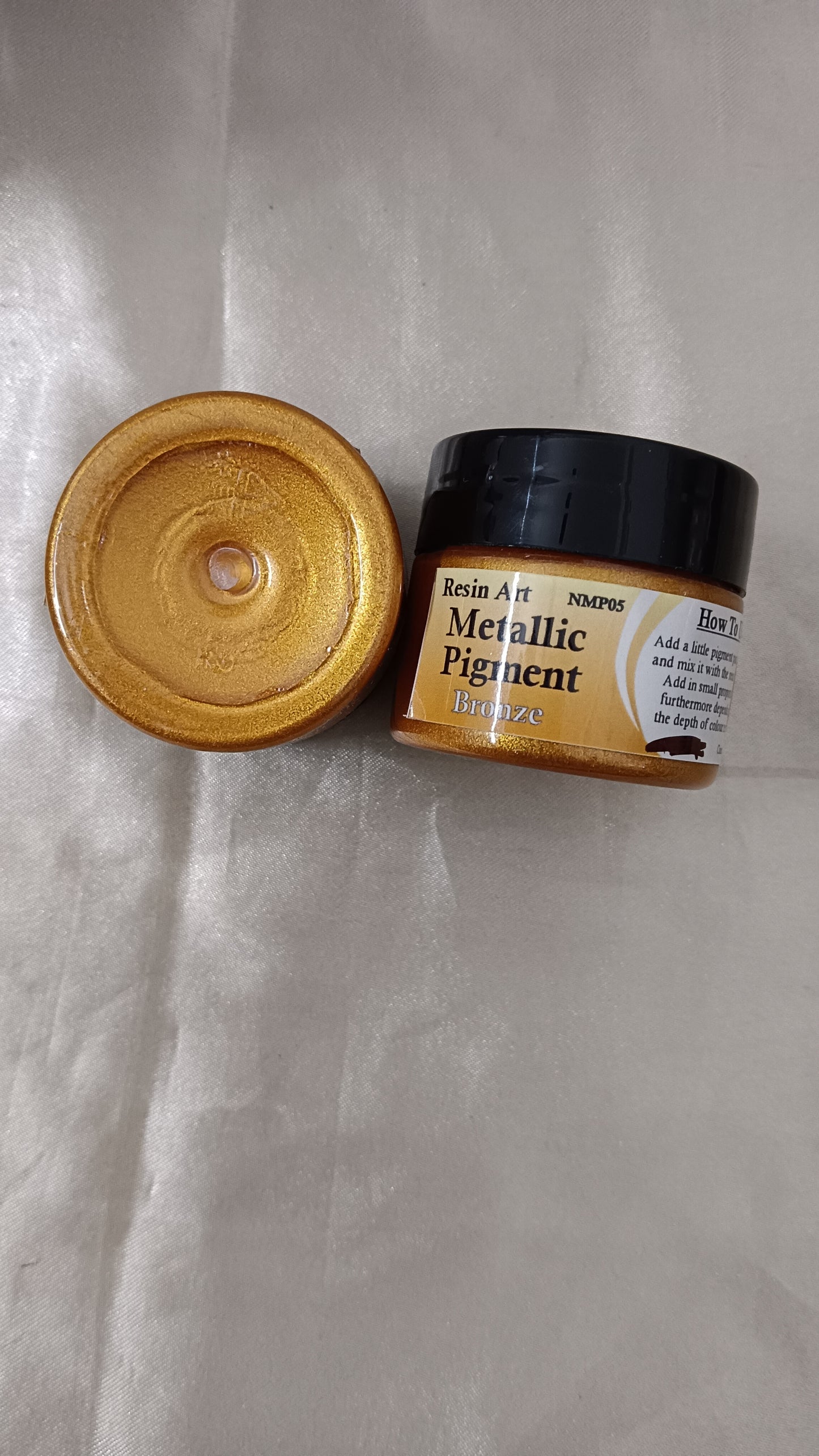 Metallic pigment bronze