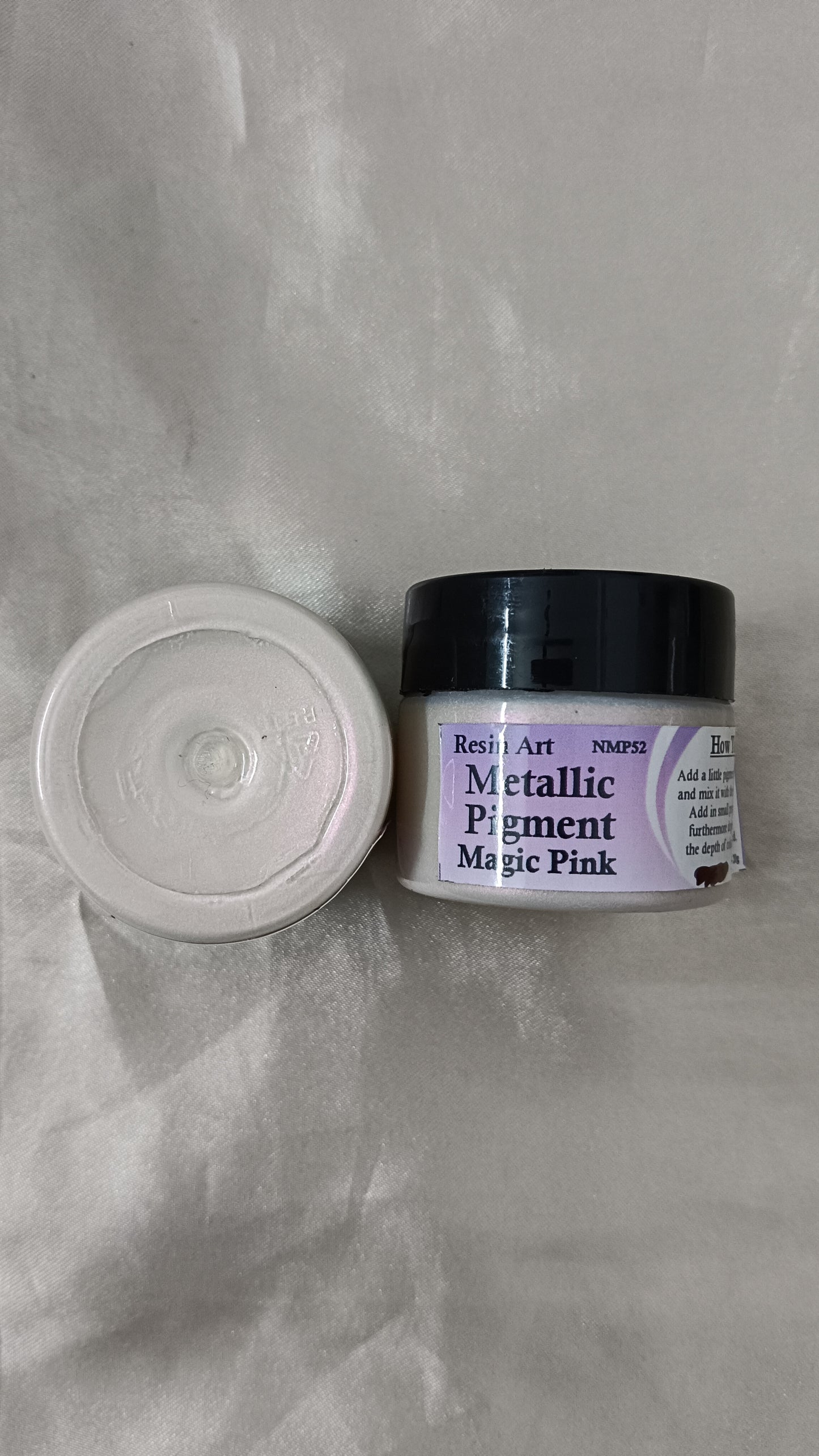 Metallic pigment magic pink