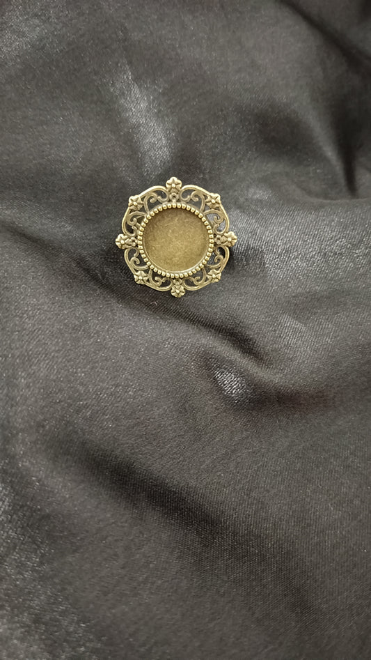 Round flower Vintage Ring