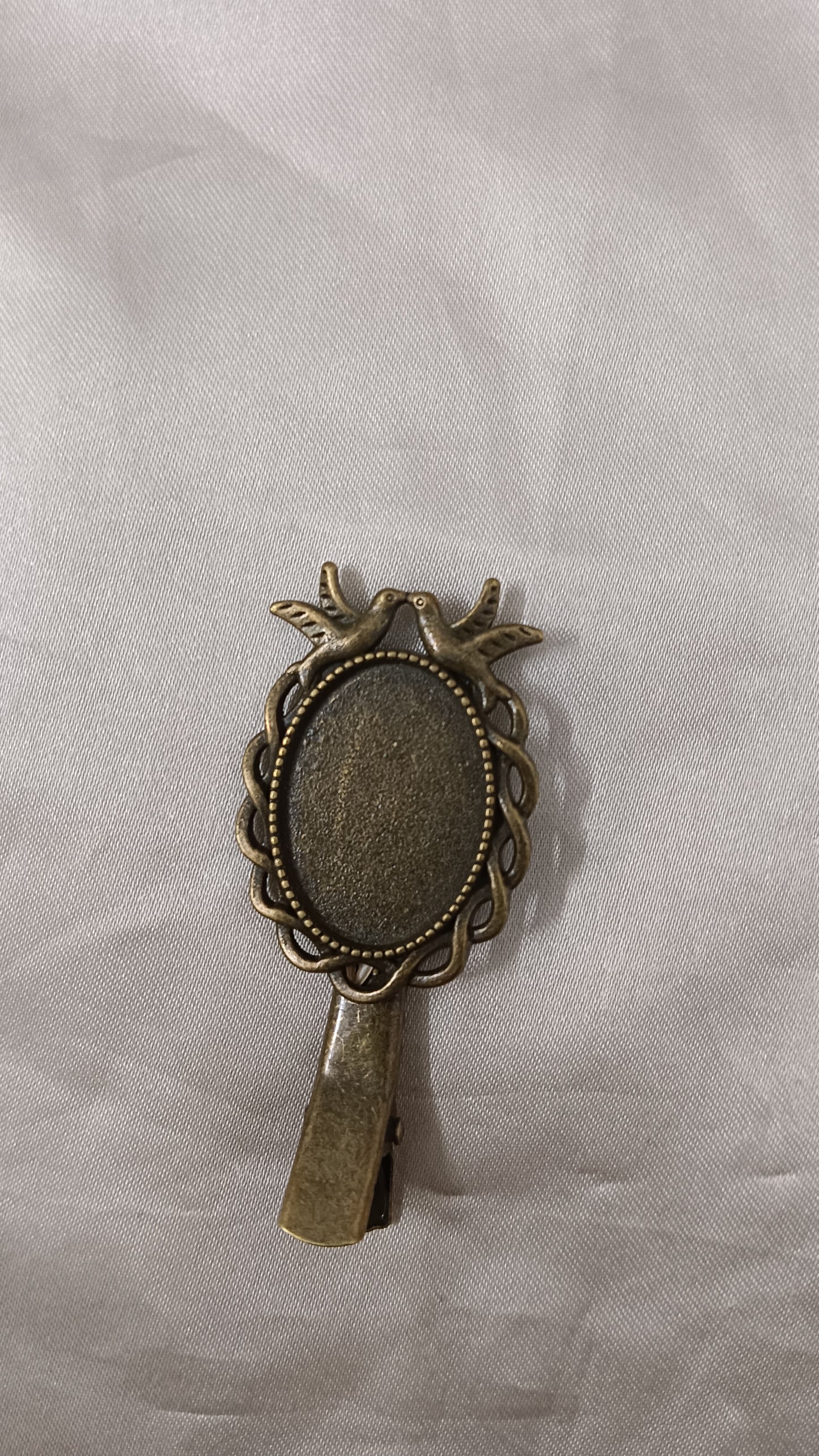 Ovel Hairclip bezel1