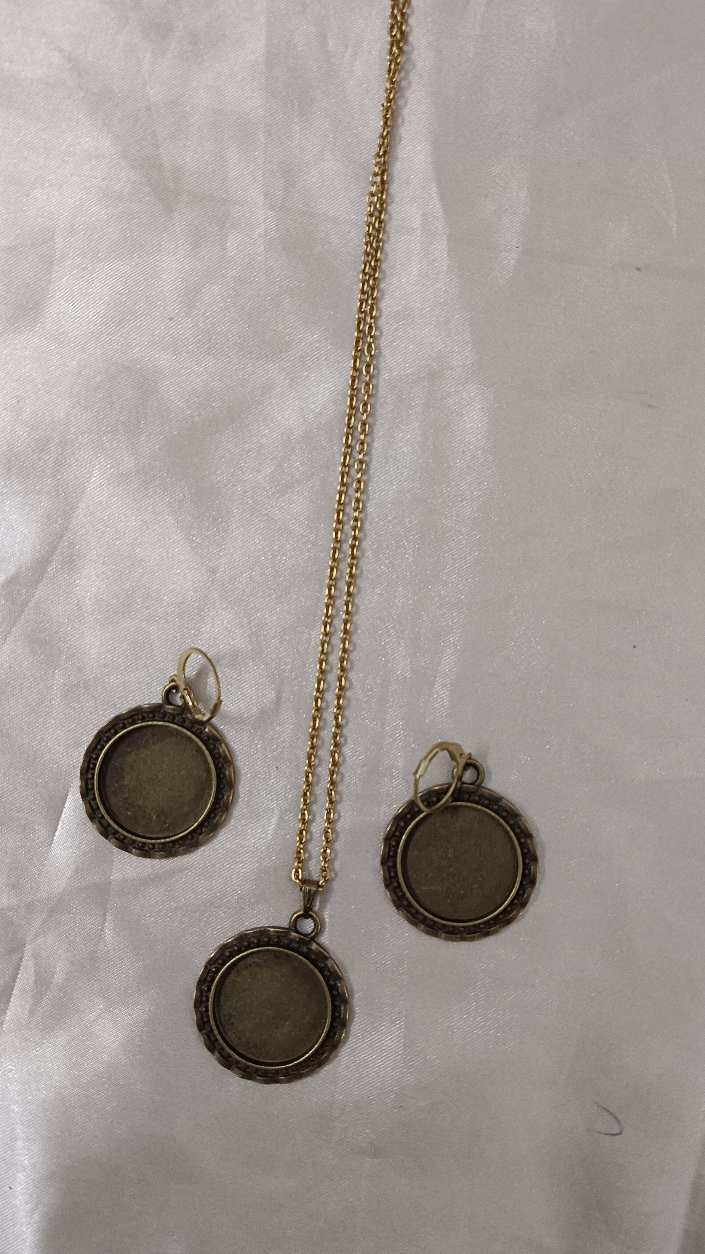 Antique Jewellery set 3