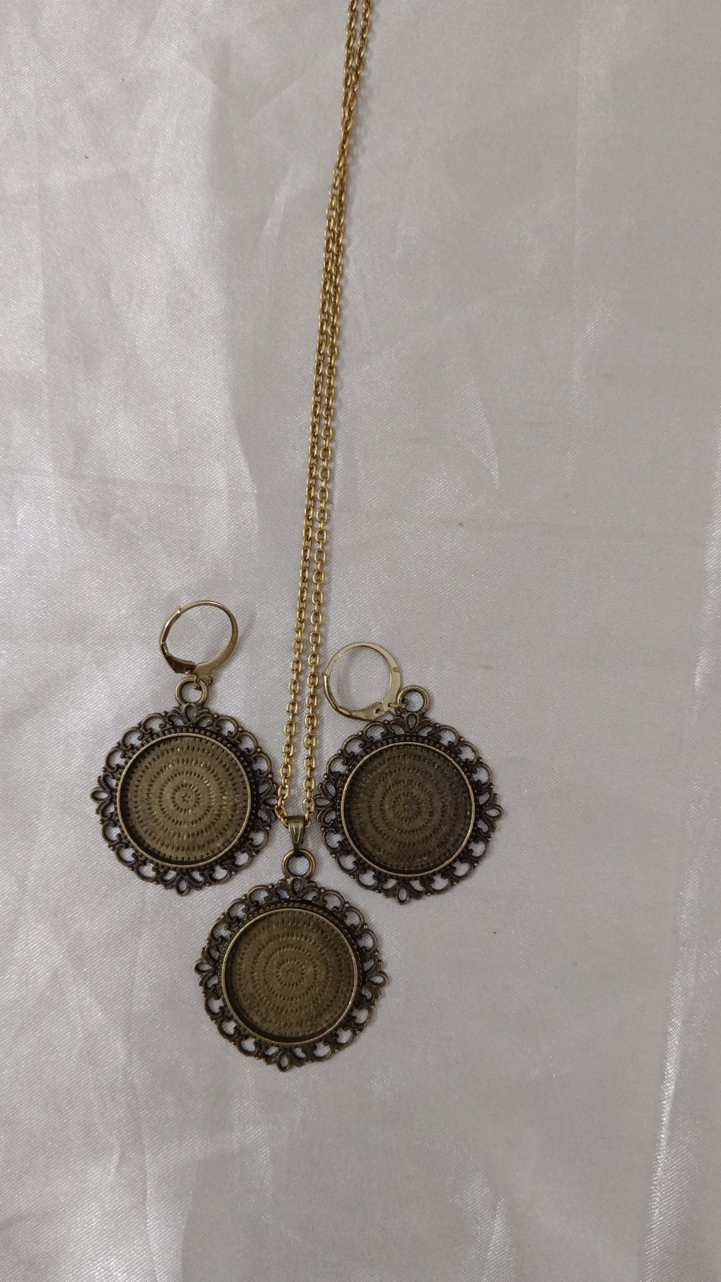 Antique Jewellery set 4