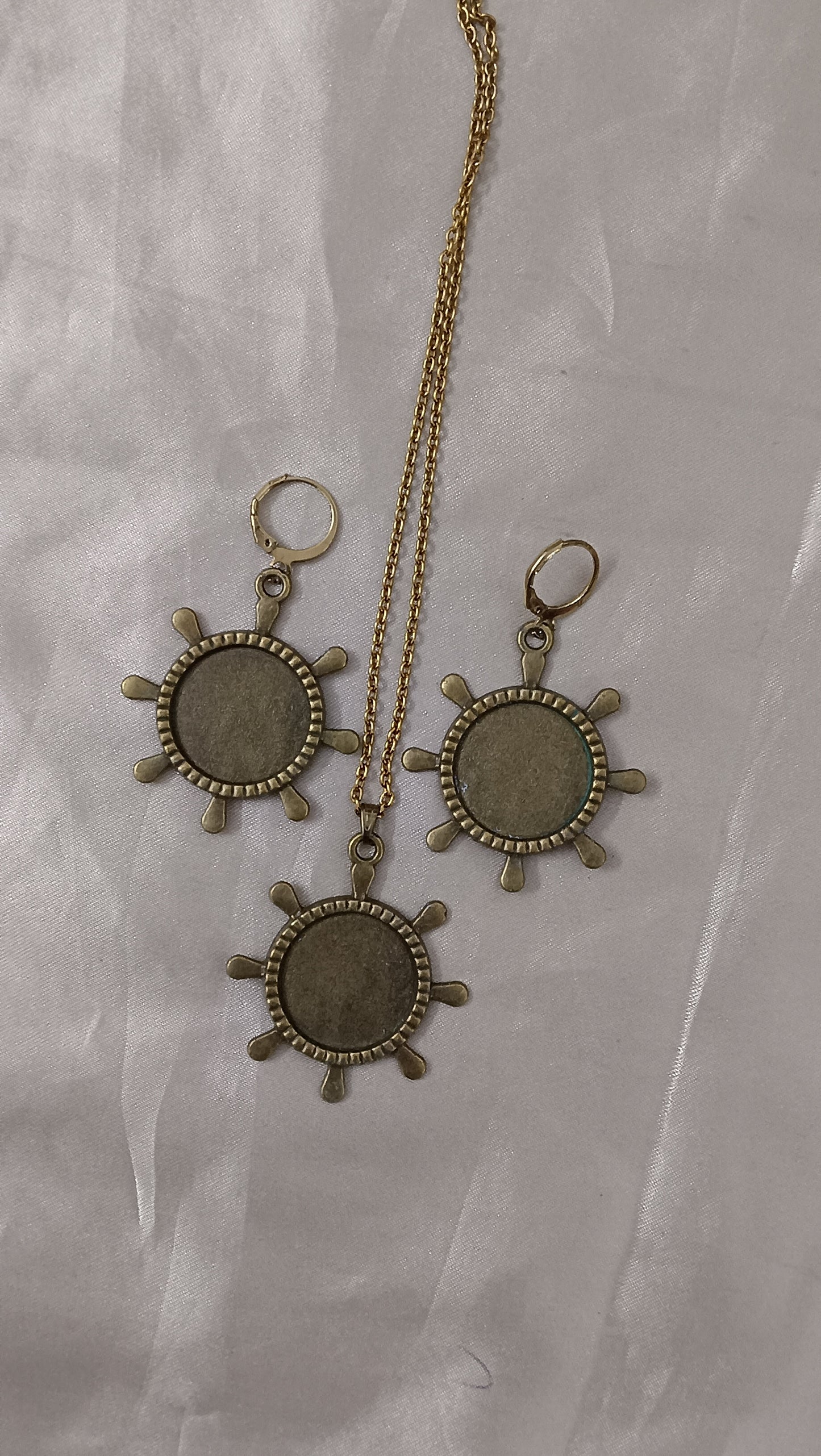Antique Jewellery set 6