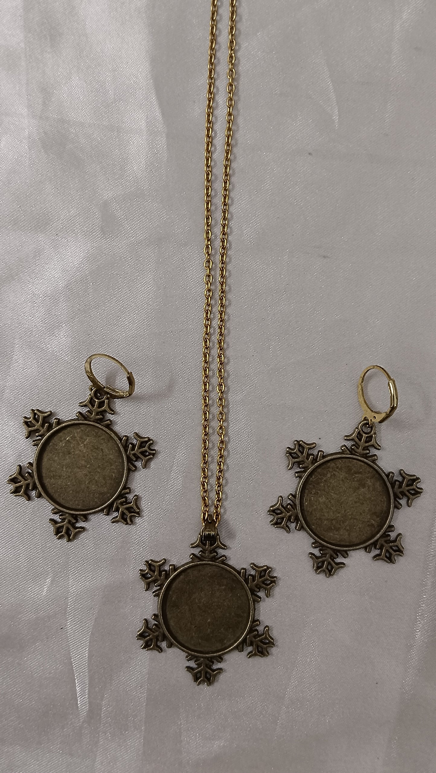 Antique Jewellery set 7