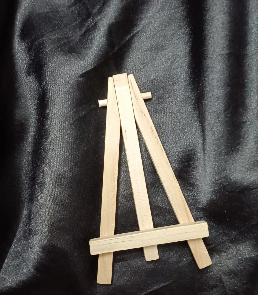 4" easel stand