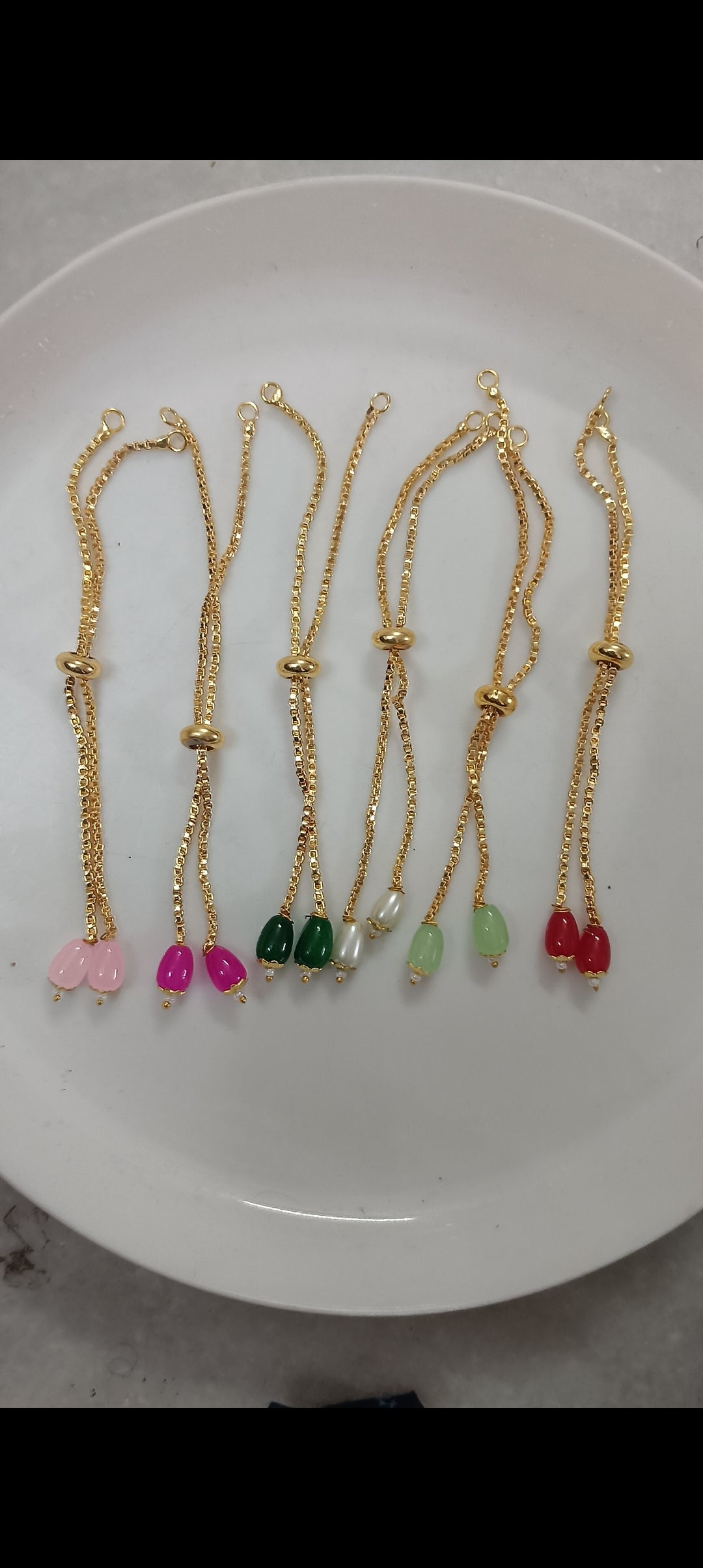 Colored bracelet chain