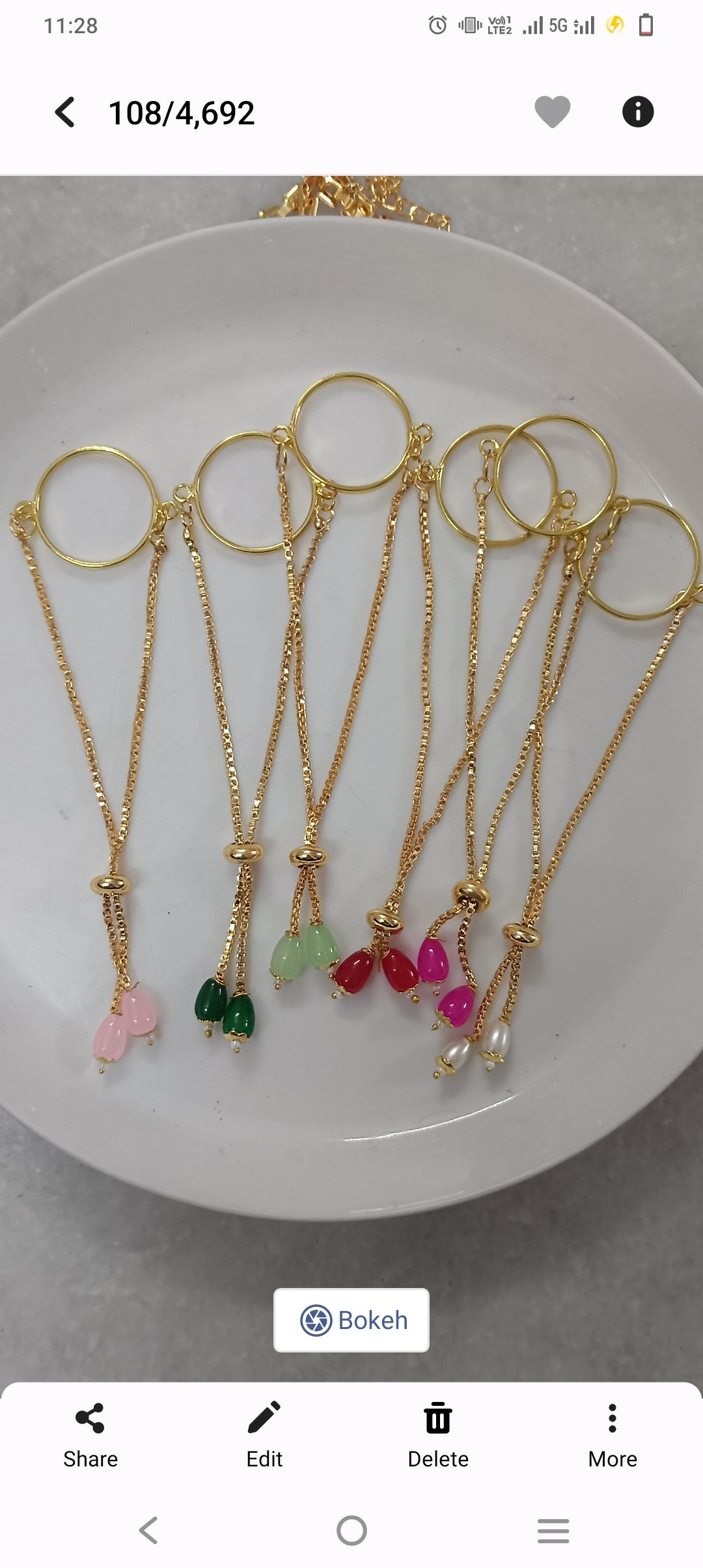 Colored bracelet chain with bezel