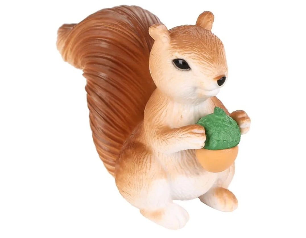 Squirrel miniature