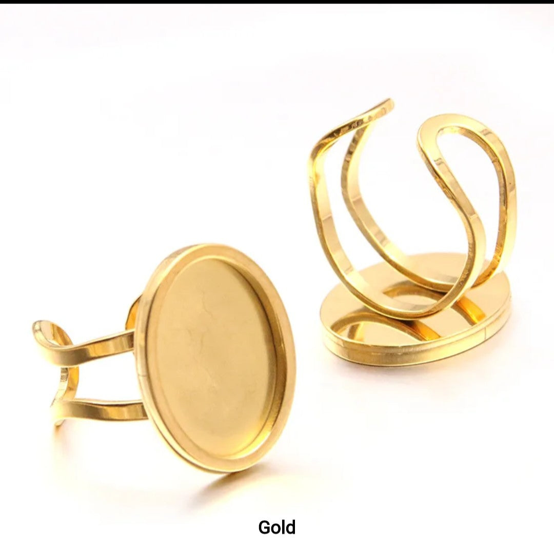Oval gold Ring