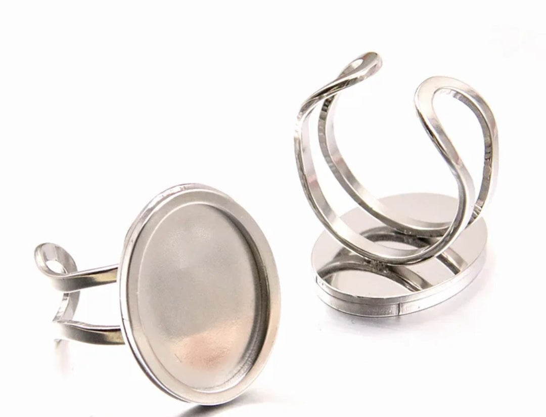 Oval silver ring