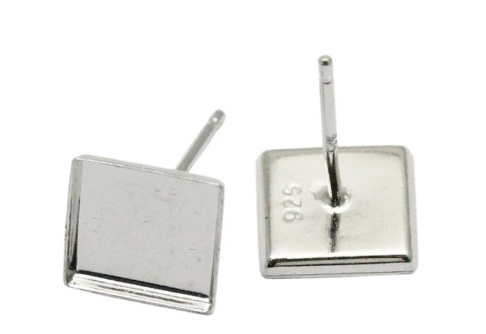 Square stud earrings
