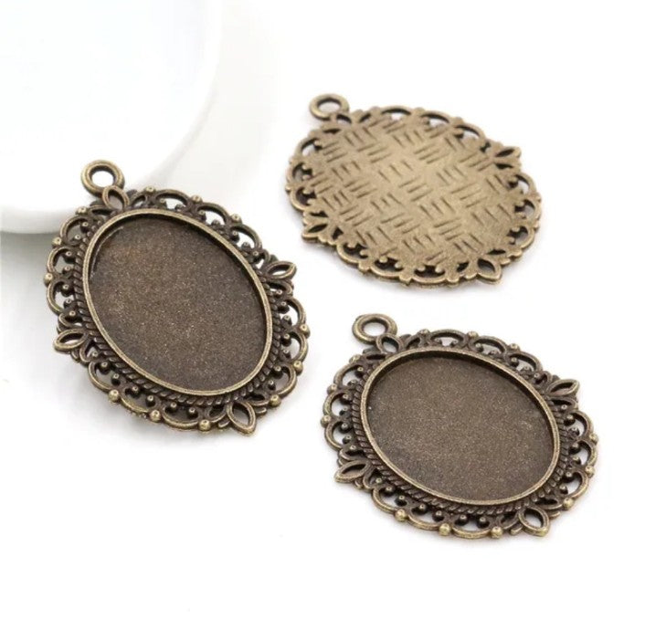 Ovel Antique pendant 6