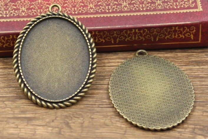 Ovel Antique pendant 7