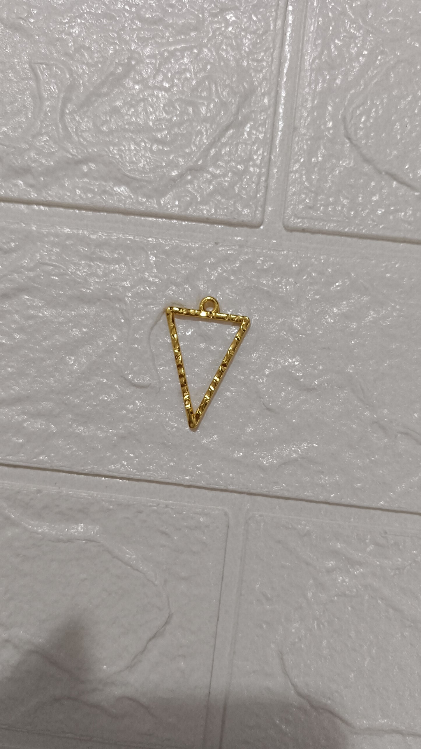 Golden pendent pack of 1