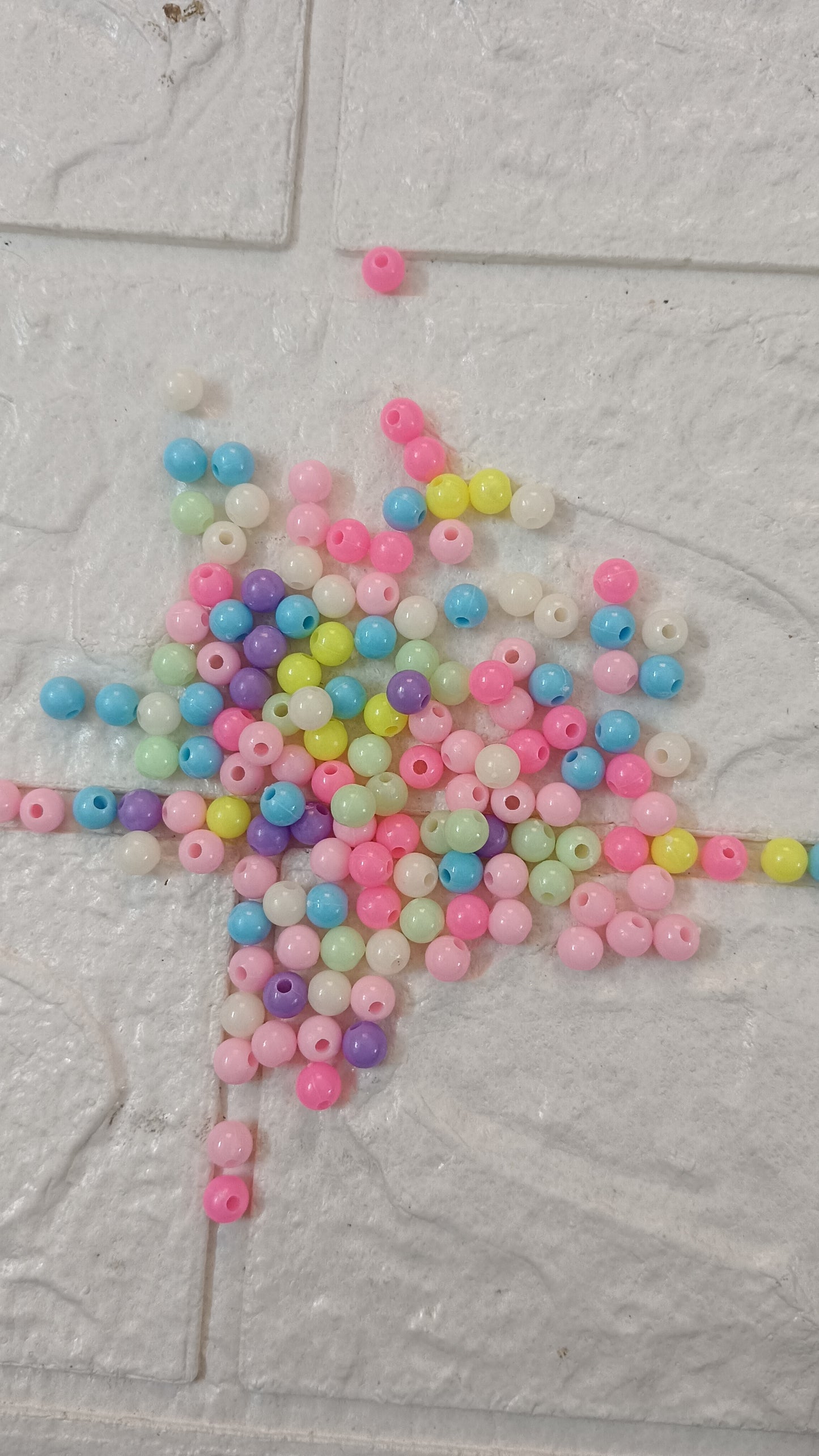 Colour mixed beads