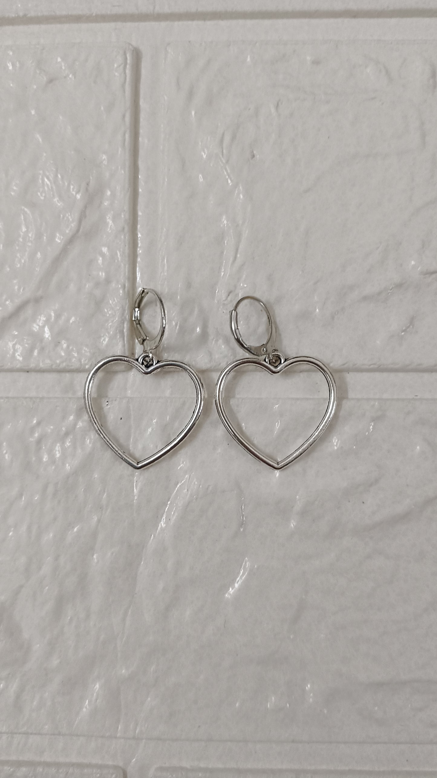 Silver heart earring