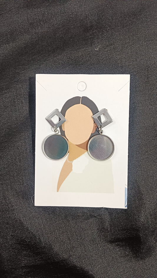 Round silver earrings