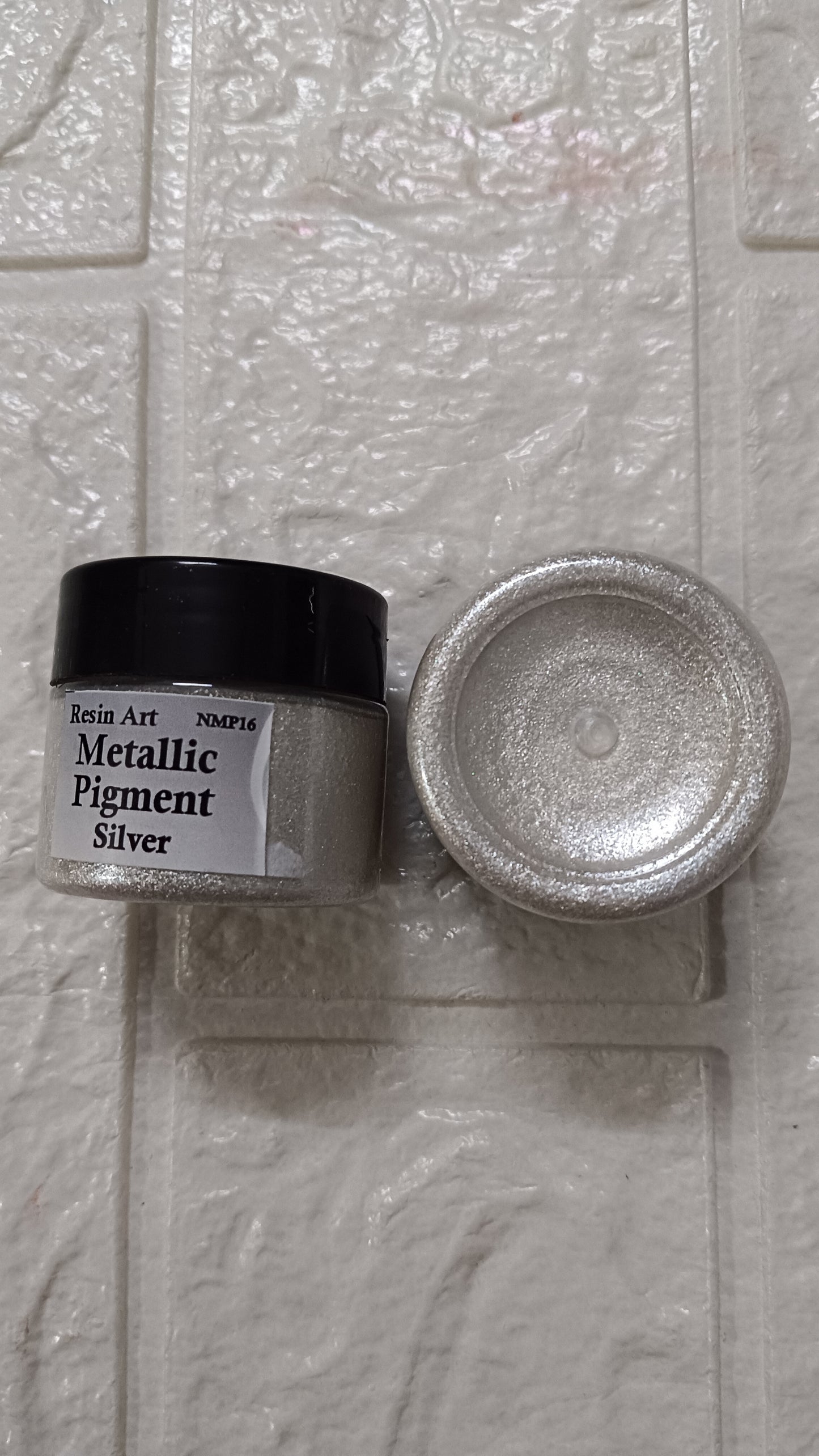 Metallic pigment silver