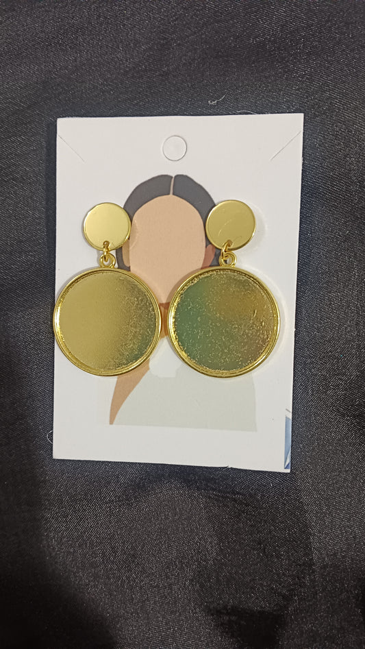 Round gold earrings
