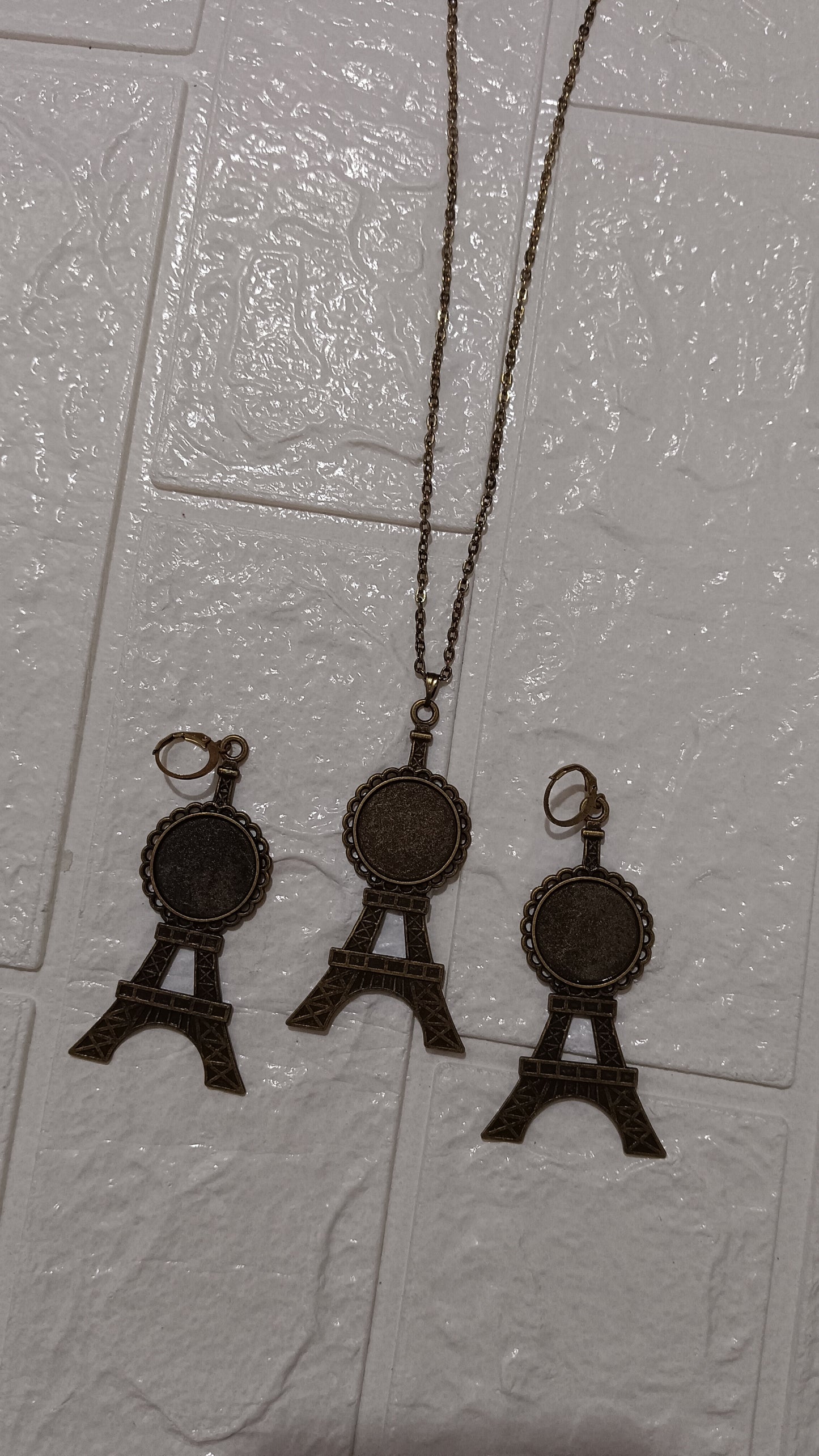 Eiffel tower earrings set