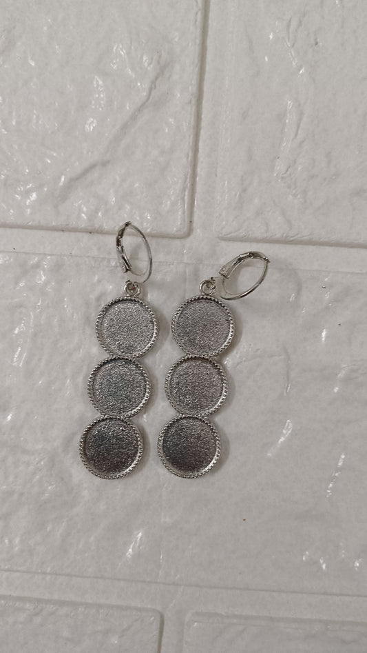 Round silver earring