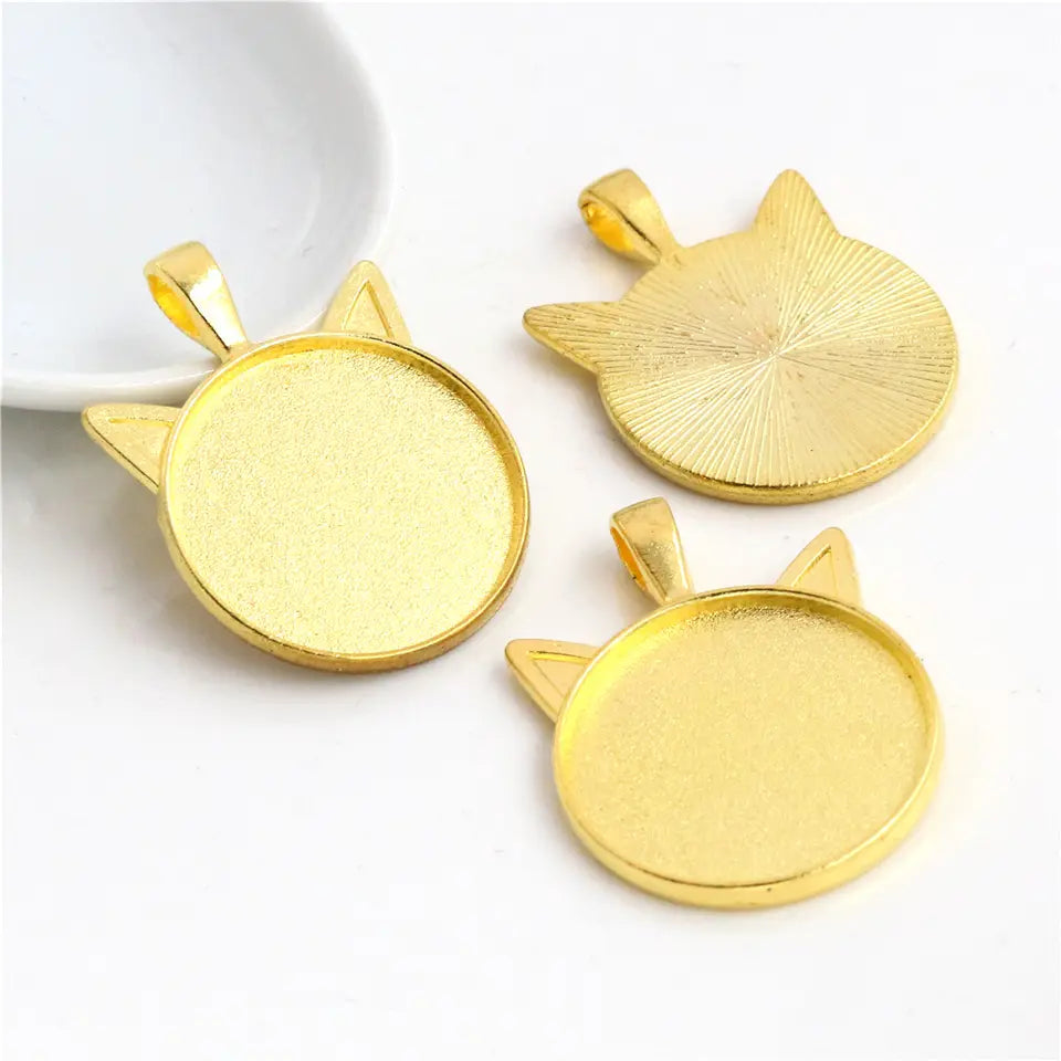 Cat shape Pendant