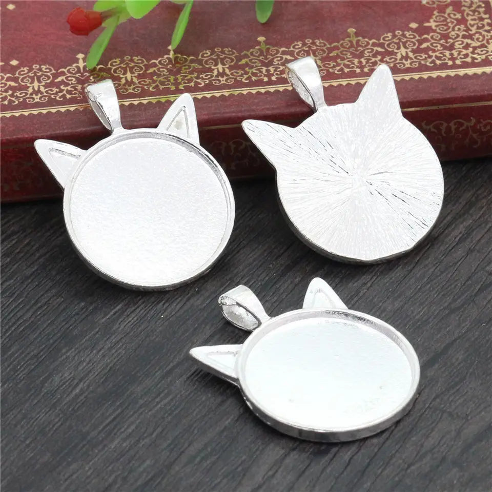 Cat shape Pendant