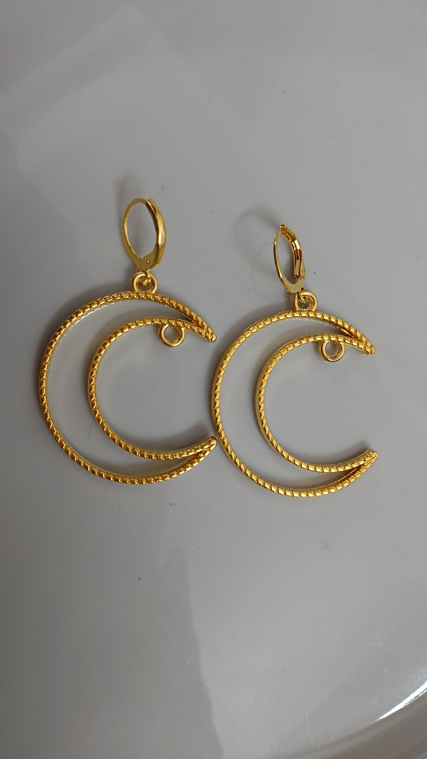 Moon hollow earrings