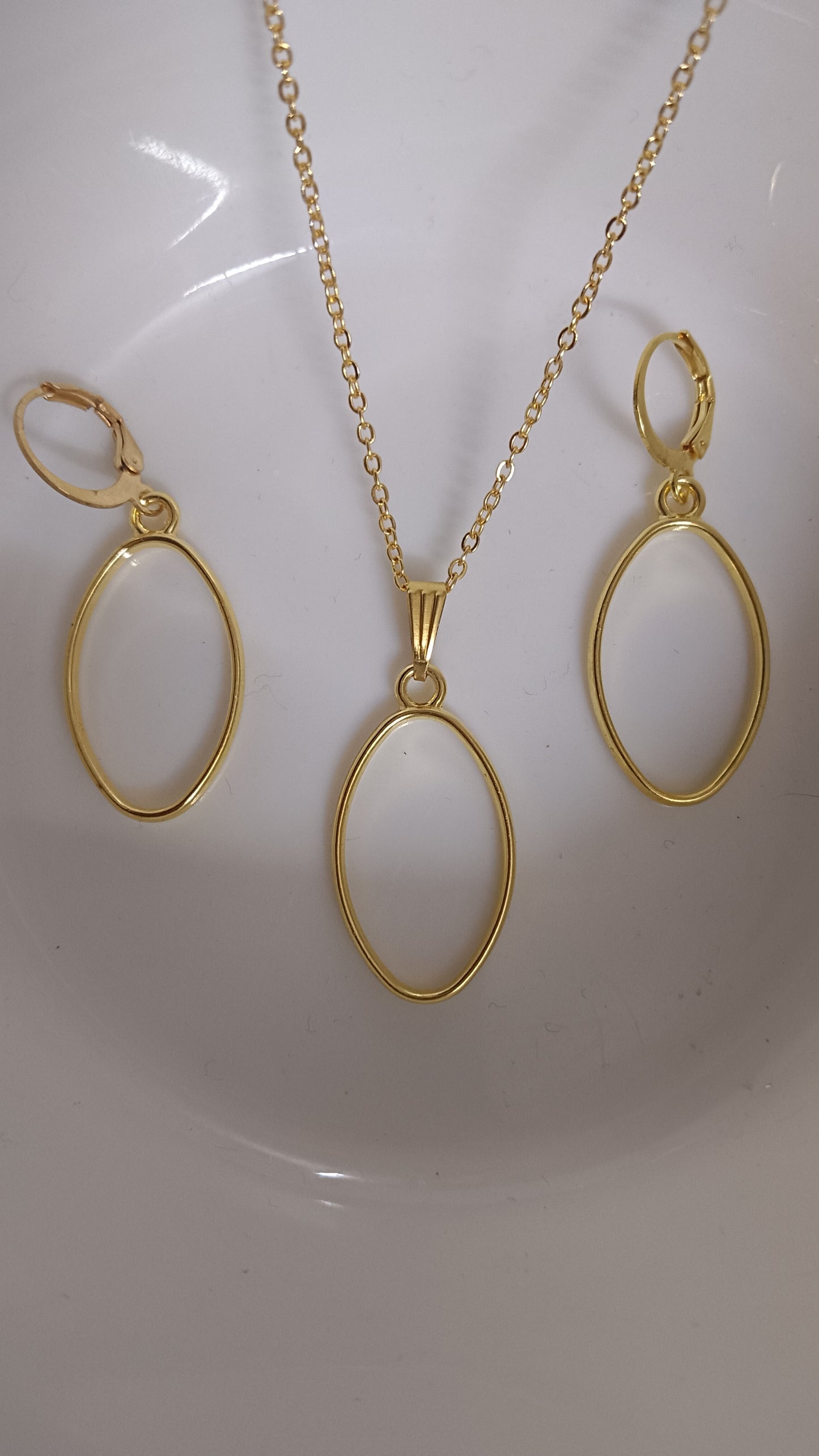 Oval jewellery set