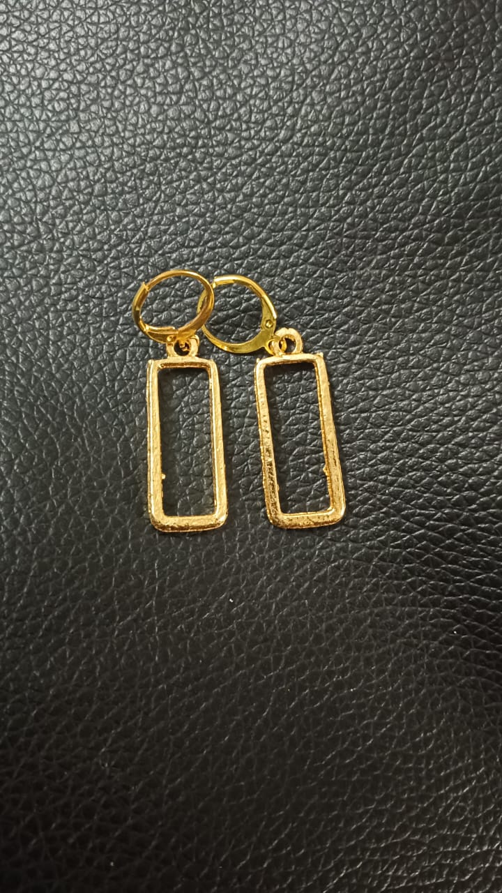 Rectangle gold earrings