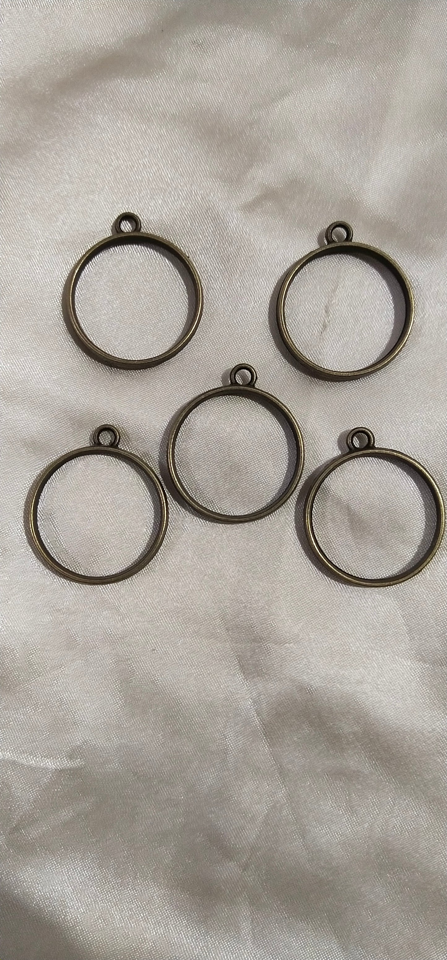 Antique round bezel pack of 5